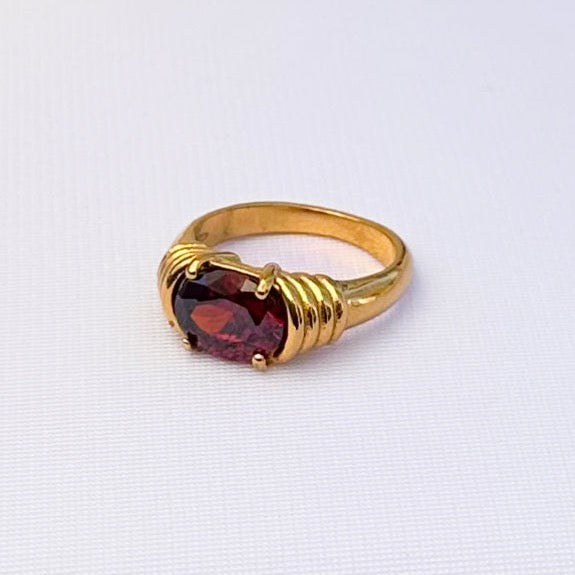 Sara Red Emerald Ring