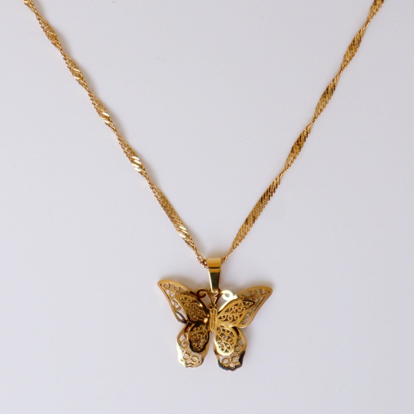 ENCHANTED BUTTERFLY NECKLACE | Sweetheart necklaces, Butterfly necklace gold,  Necklace
