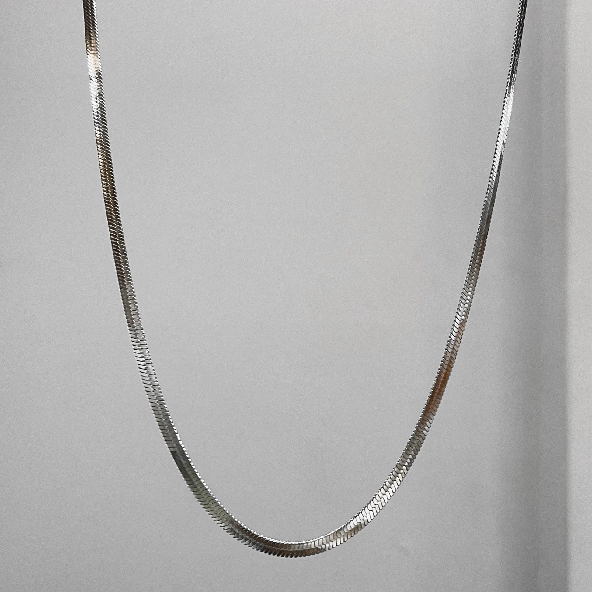 Asanti by Koi Necklaces Karibu Herringbone Mens Chain 20" (SILVER)